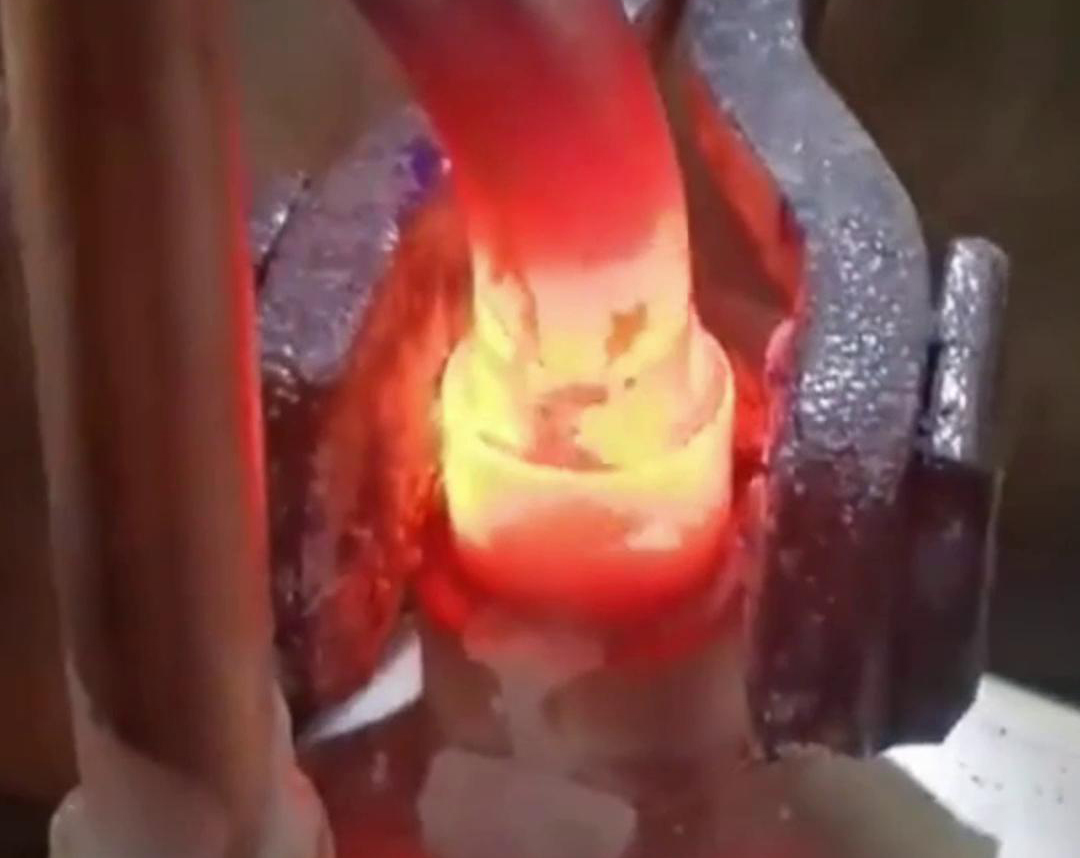 高頻銅料焊接技術高效加熱、焊接質量高、操作簡便以及節能環保