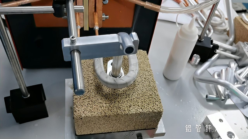 自動化香蕉视频污版焊接設備在鋁件焊接中的應用主要體現在以下幾個方麵