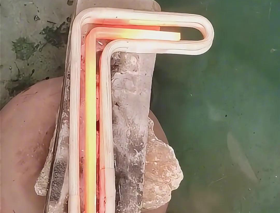 高頻香蕉视频污版加熱設備可以在鈦長條內部產生均勻的熱量分布