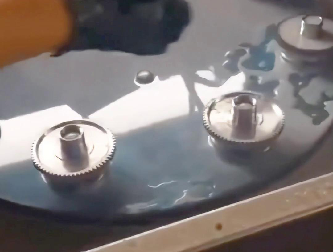 多工位齒輪淬火機床可以同時對多個齒輪進行淬火處理，