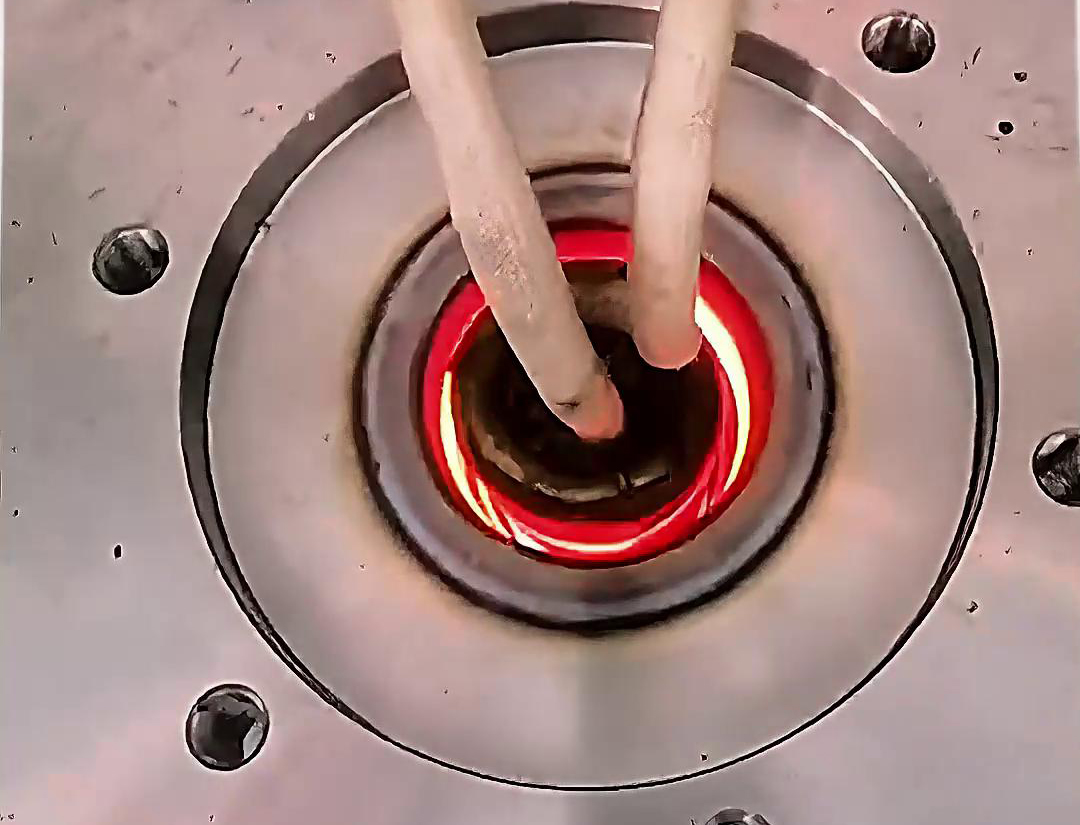 內孔高頻加熱是一種利用高頻電磁場對物體內部孔道進行加熱的技術(圖1) 內孔高頻加熱是一種利用高頻電磁場對物體內部孔道進行加熱的技術(圖1)
