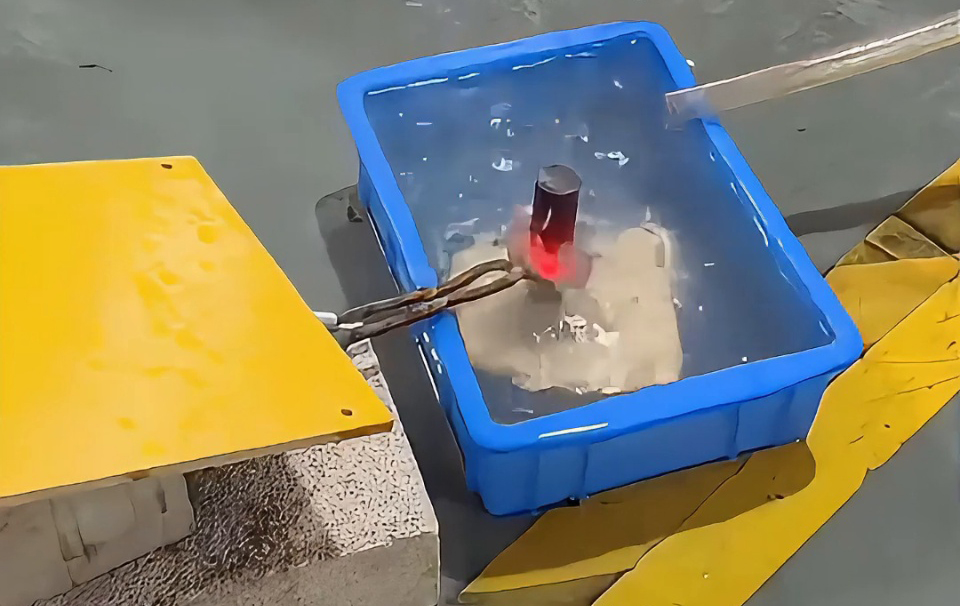 粉絲問 “高頻加熱能在水中直接加熱工件嗎？” 實測