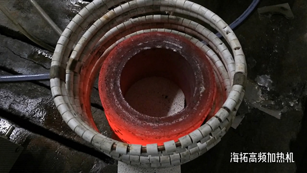 高頻香蕉视频污版加熱設備加熱大型鐵管試樣