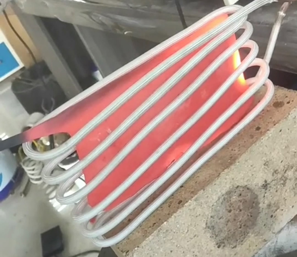 高頻香蕉视频污版加熱機 五金工件大香蕉视频免费看