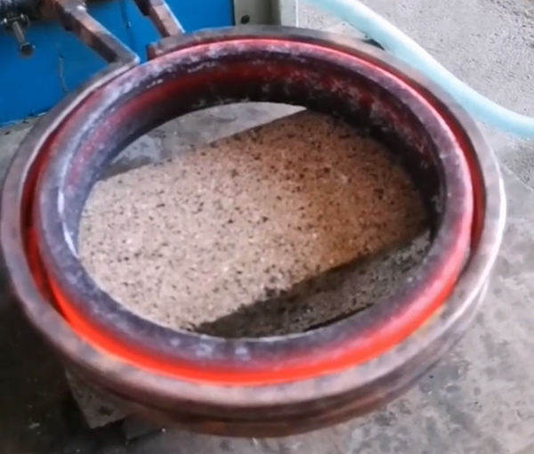 中頻香蕉视频污版加熱設備對軸承套加熱做熱配合工藝