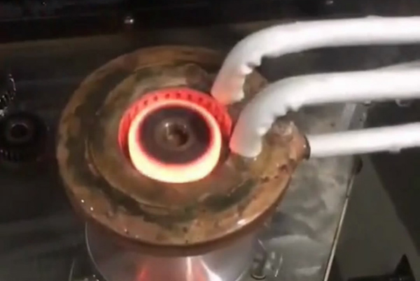  立式高頻淬火機床 ，自動化齒輪大香蕉视频免费看